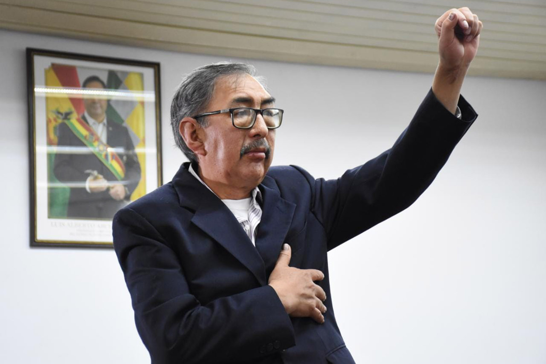 Posesionan a Teodocio Ayllón Quispe como nuevo gerente de la Empresa Metalúrgica Vinto