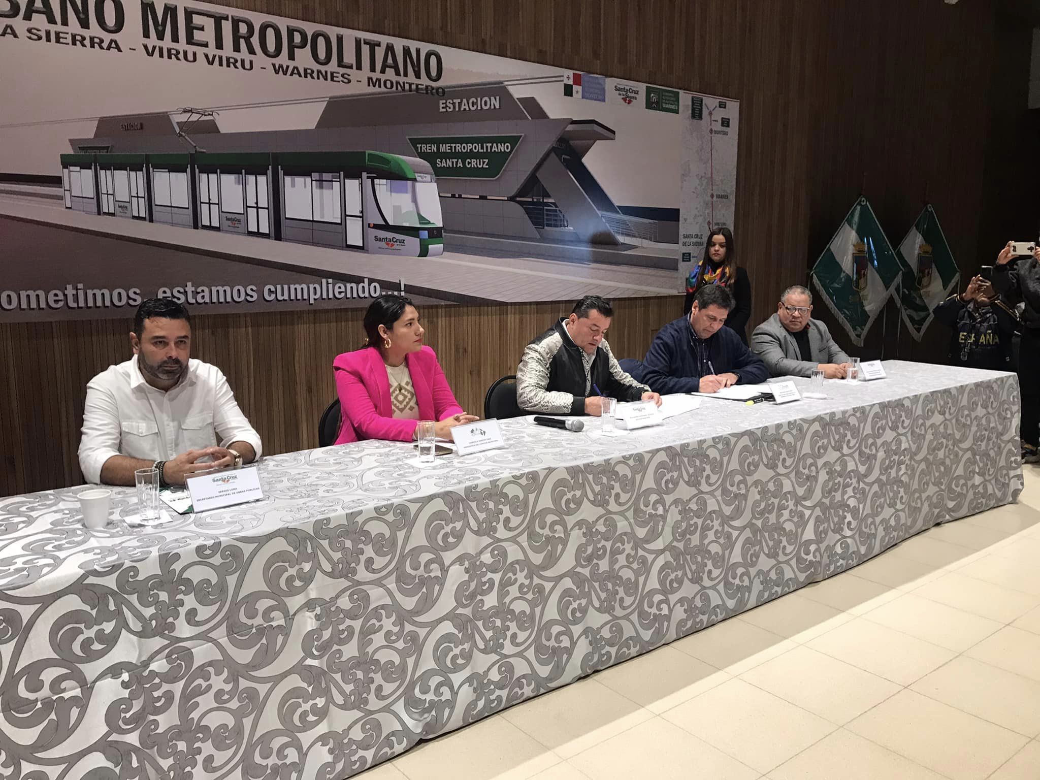 Santa Cruz de la Sierra accede a Bs 15,2 millones del FNDR para la compra de maquinaria pesada