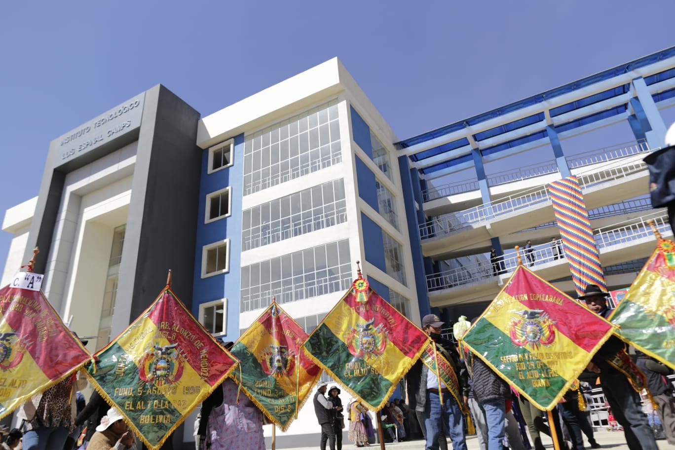 Se entregaron 26 unidades e institutos educativos con más de Bs 165,4 millones en La Paz