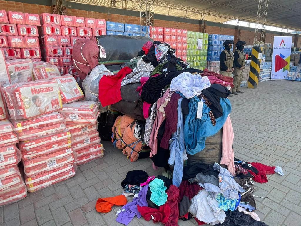 Comisan en Cochabamba 137 t de mercadería de contrabando valuadas en Bs 2 millones