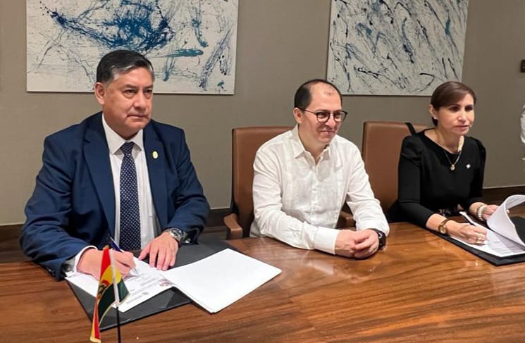 Bolivia y Perú firman convenio para fortalecer las investigaciones contra hechos delictivos 