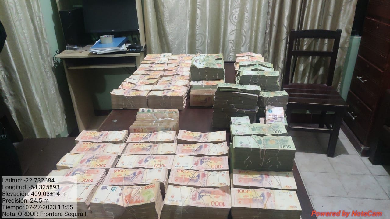 Militares secuestran más de 30 millones de pesos argentinos en Bermejo