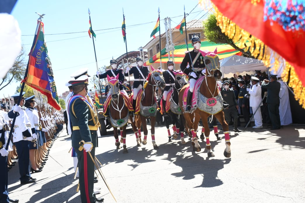 Inicia la parada militar en Tarija. Archivo.