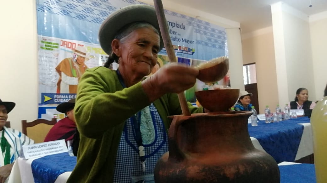 Nueve personas compiten en las “Olimpiadas del saber del adulto mayor” en el departamento de Tarija