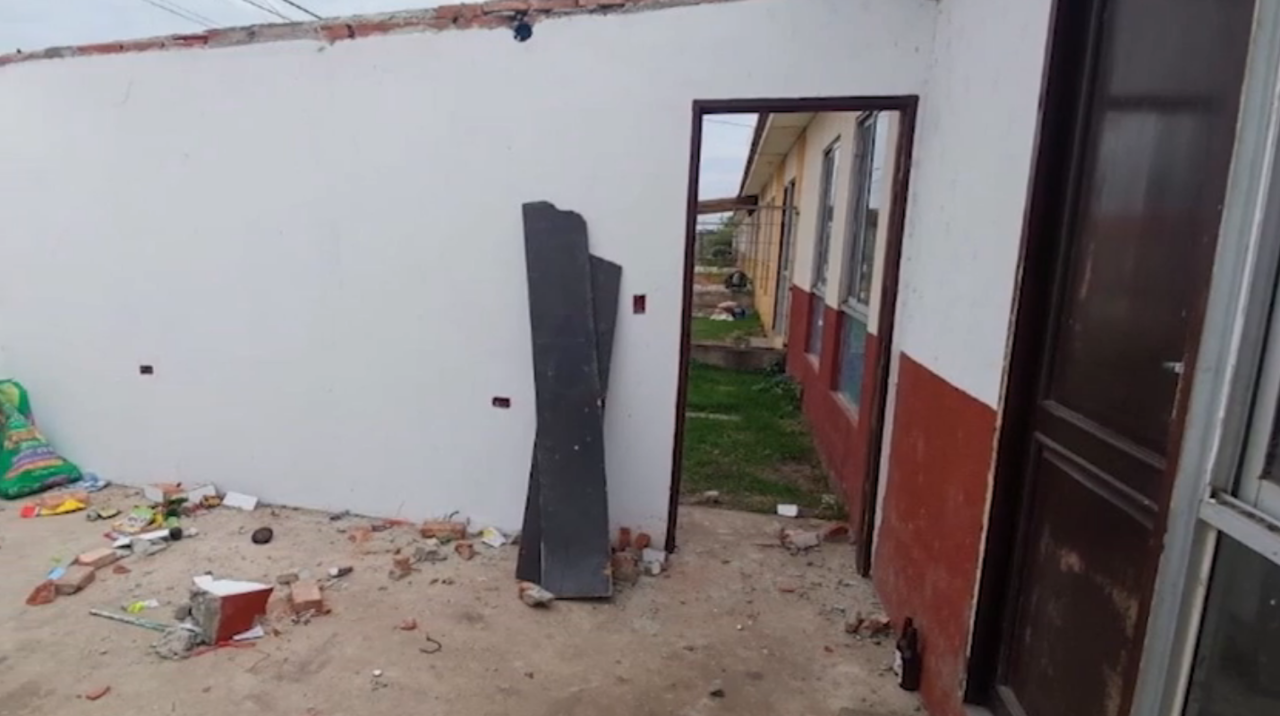 Avasallamiento a 360 viviendas sociales en Santa Cruz ocasionó daño de Bs 5,5 millones 