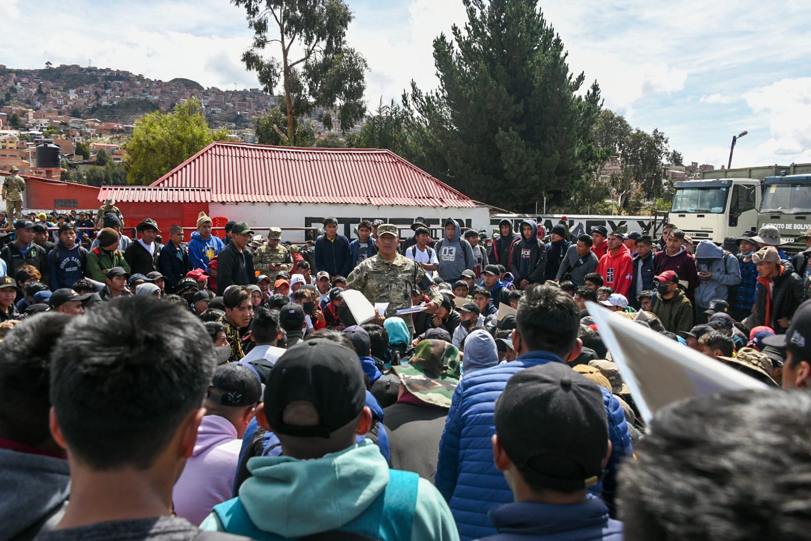 Amplían reclutamiento militar, jóvenes de último año de secundaria pueden enlistar y pasar clases