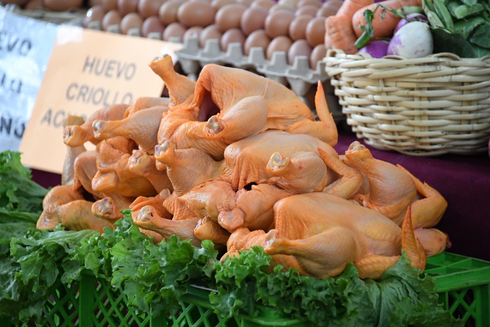 Emapa asegura que hay carne de pollo en “demasía” y denuncia a intermediarios por especulación 