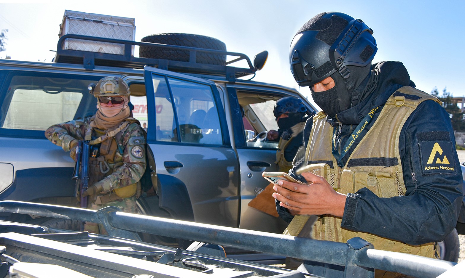 Fuerza Armadas fortalecen control en las fronteras con cinco países en contra del contrabando 