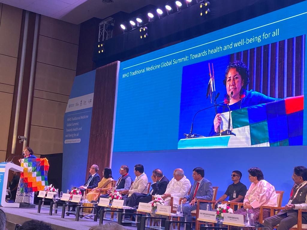 Bolivia comparte experiencias en la primera Cumbre Mundial sobre Medicina Tradicional en la India