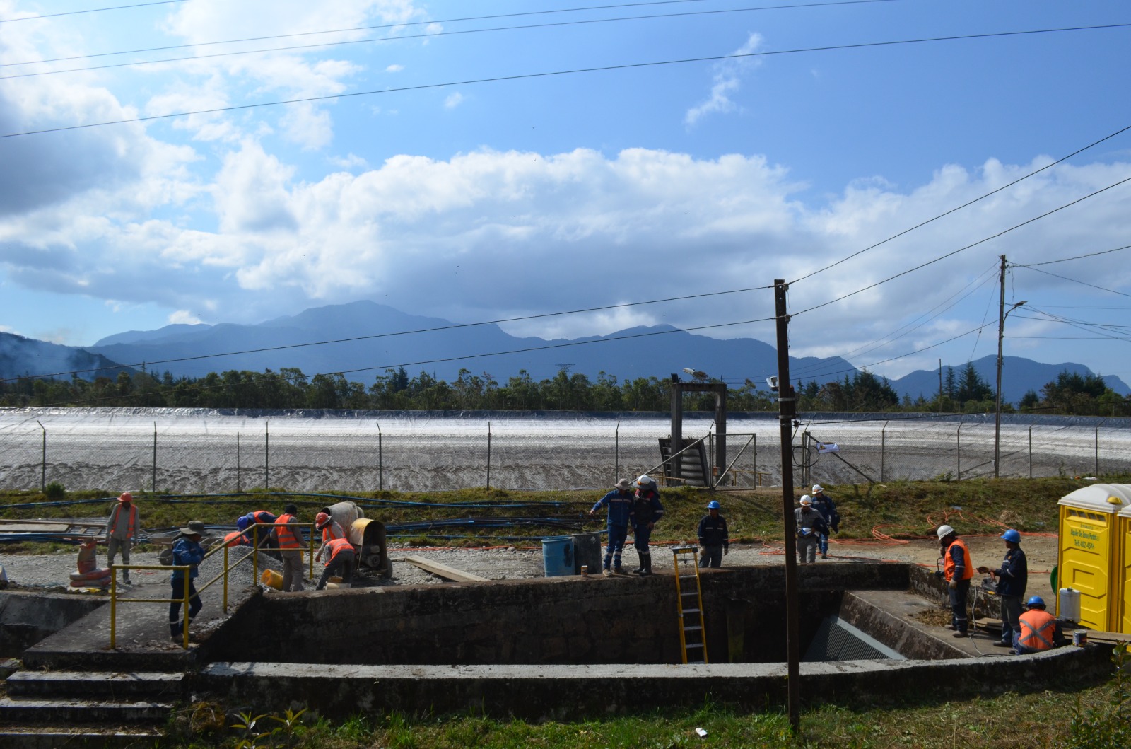 ENDE realiza trabajos de mantenimiento en las hidroeléctricas Corani y Santa Isabel
