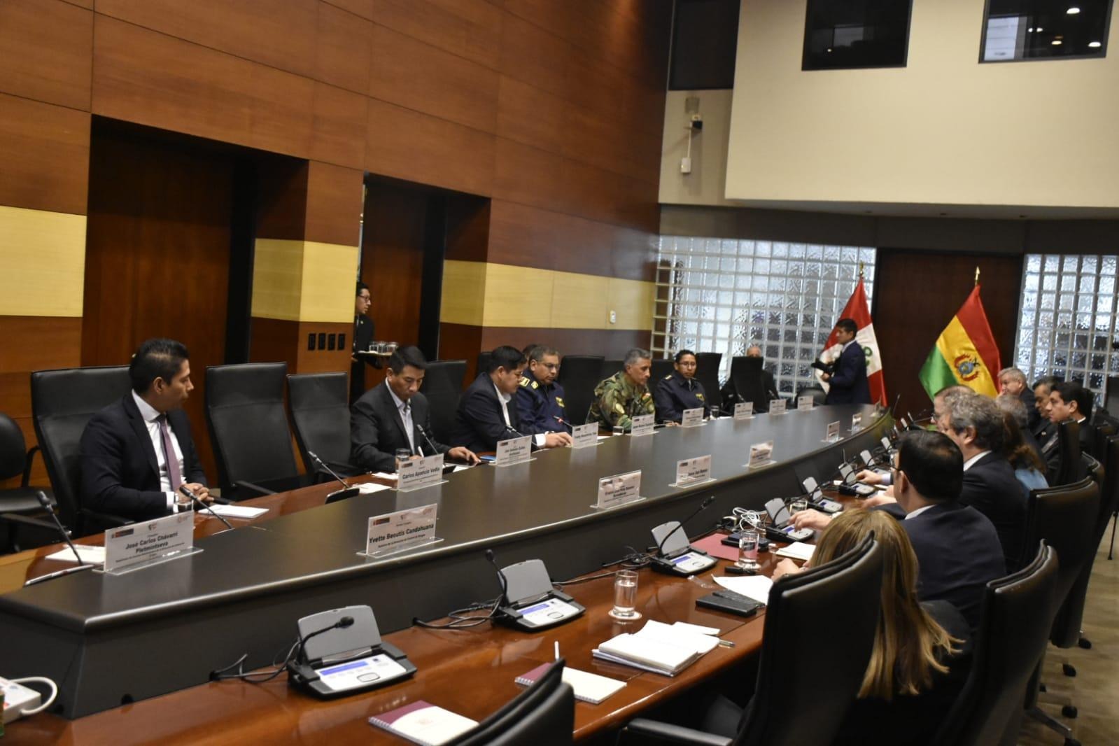 Bolivia y Perú buscan fortalecer labores de inteligencia para luchar contra la cadena logística del narcotráfico