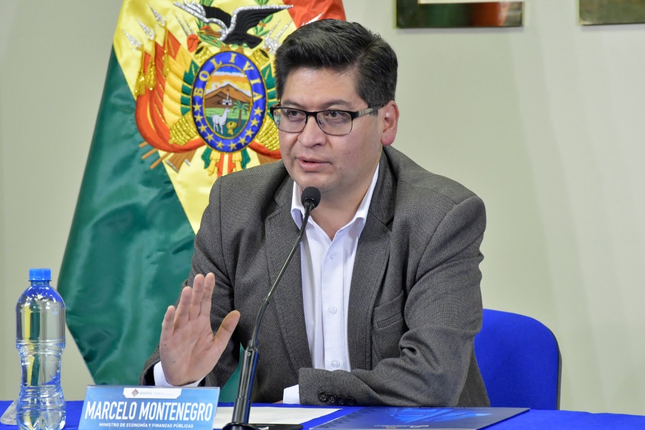 Ministro denuncia que con paro y bloqueos quieren desestabilizar la gestión de Arce y pide no amenazar con “lastimar” la economía 