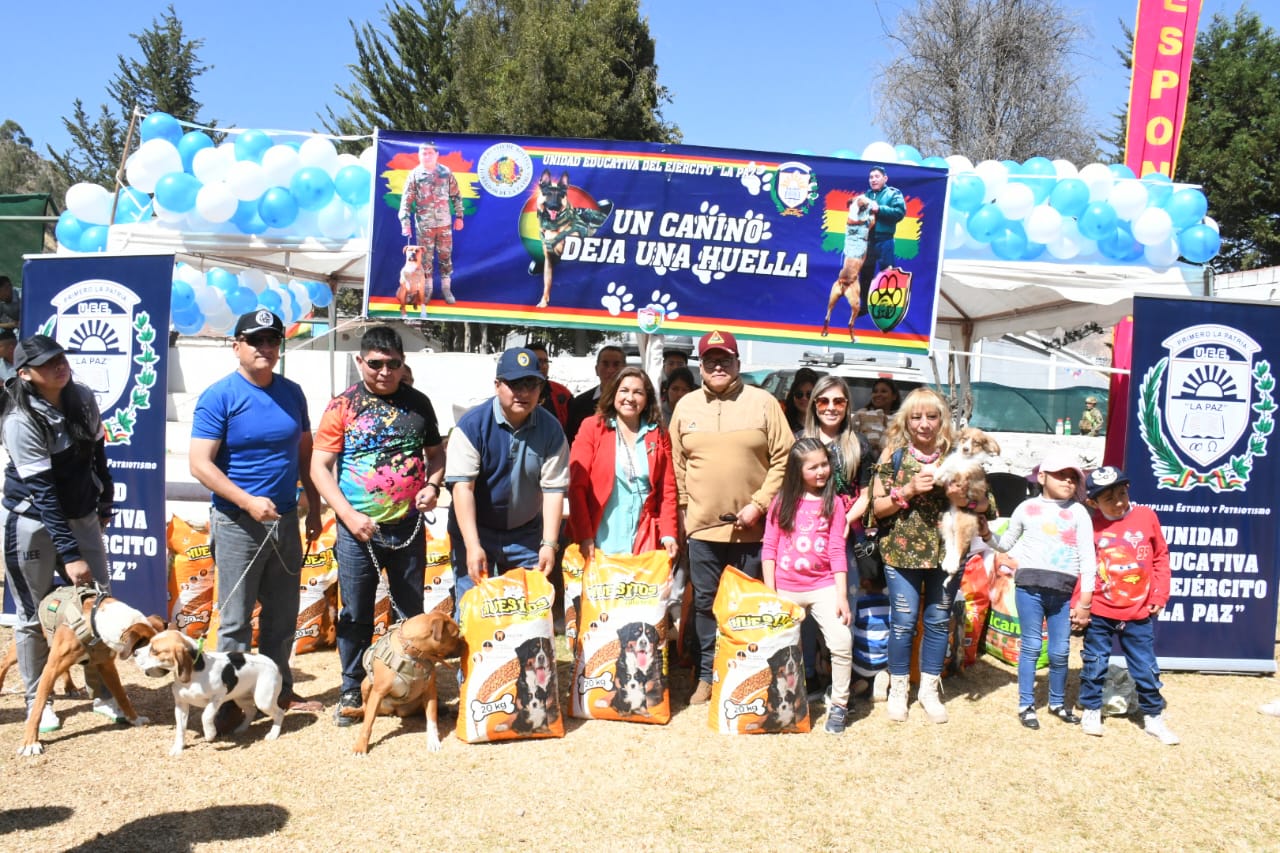Campaña del Ejército recolecta al menos 1.500 kilos de alimentos para canes en situación de calle