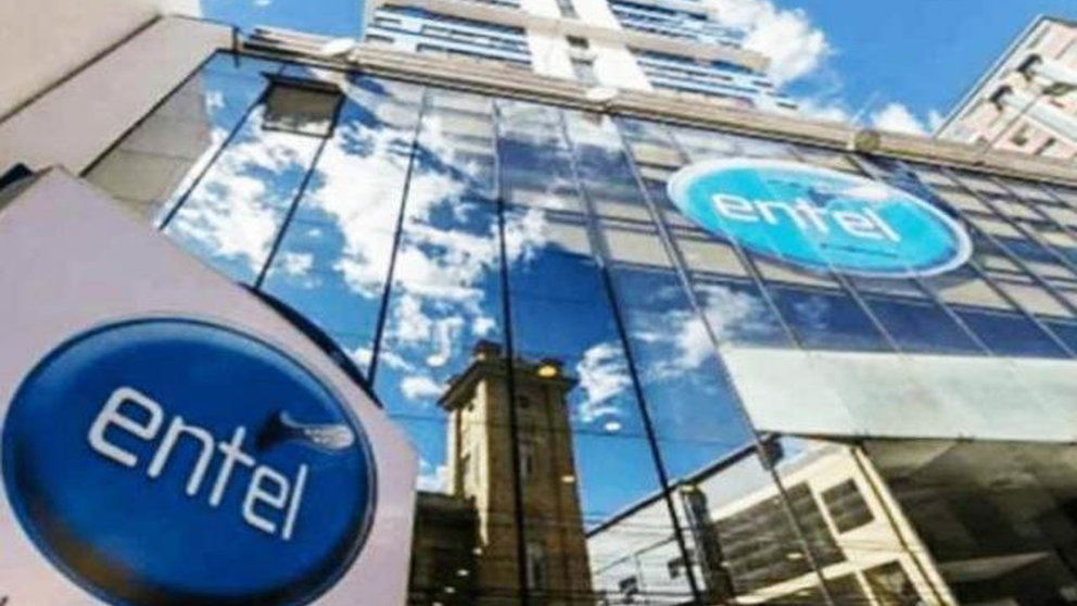 ABI Ministro Monta o informa de la renuncia de dos gerentes de Entel