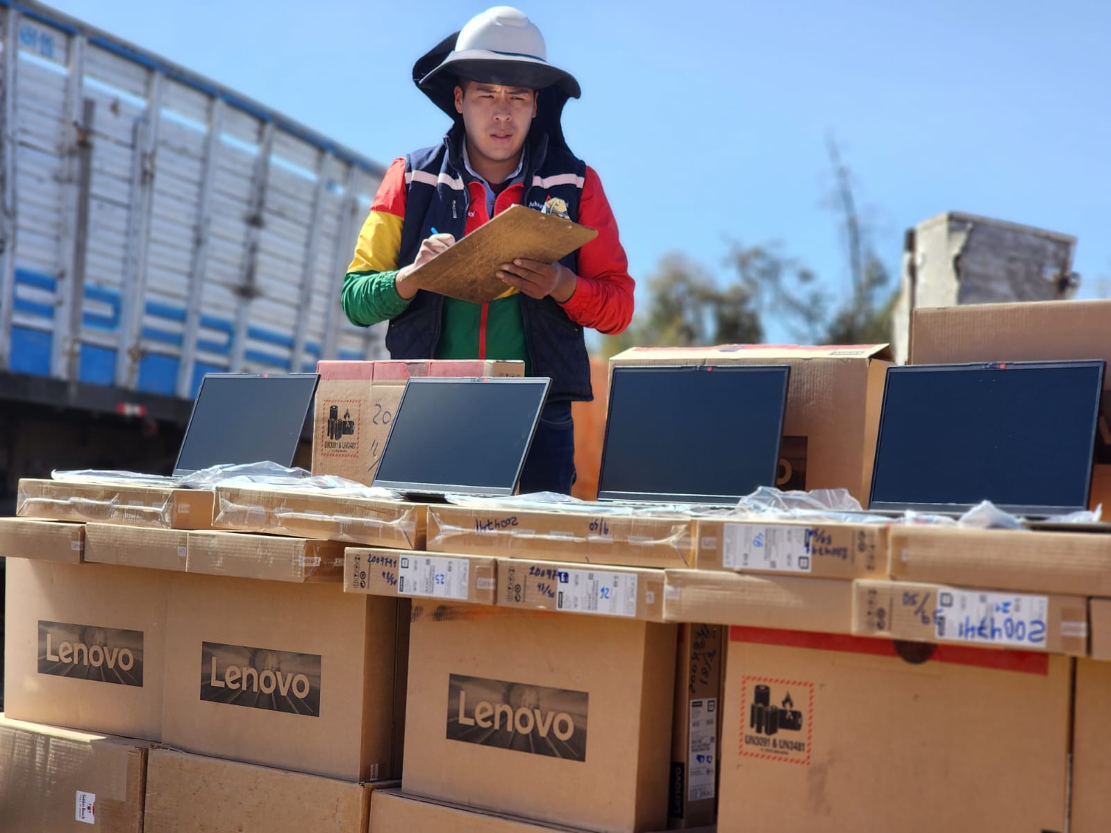 Aduana incauta mercadería ilegal valuada en más de Bs 418 millones, 40% corresponde a denuncia ciudadana