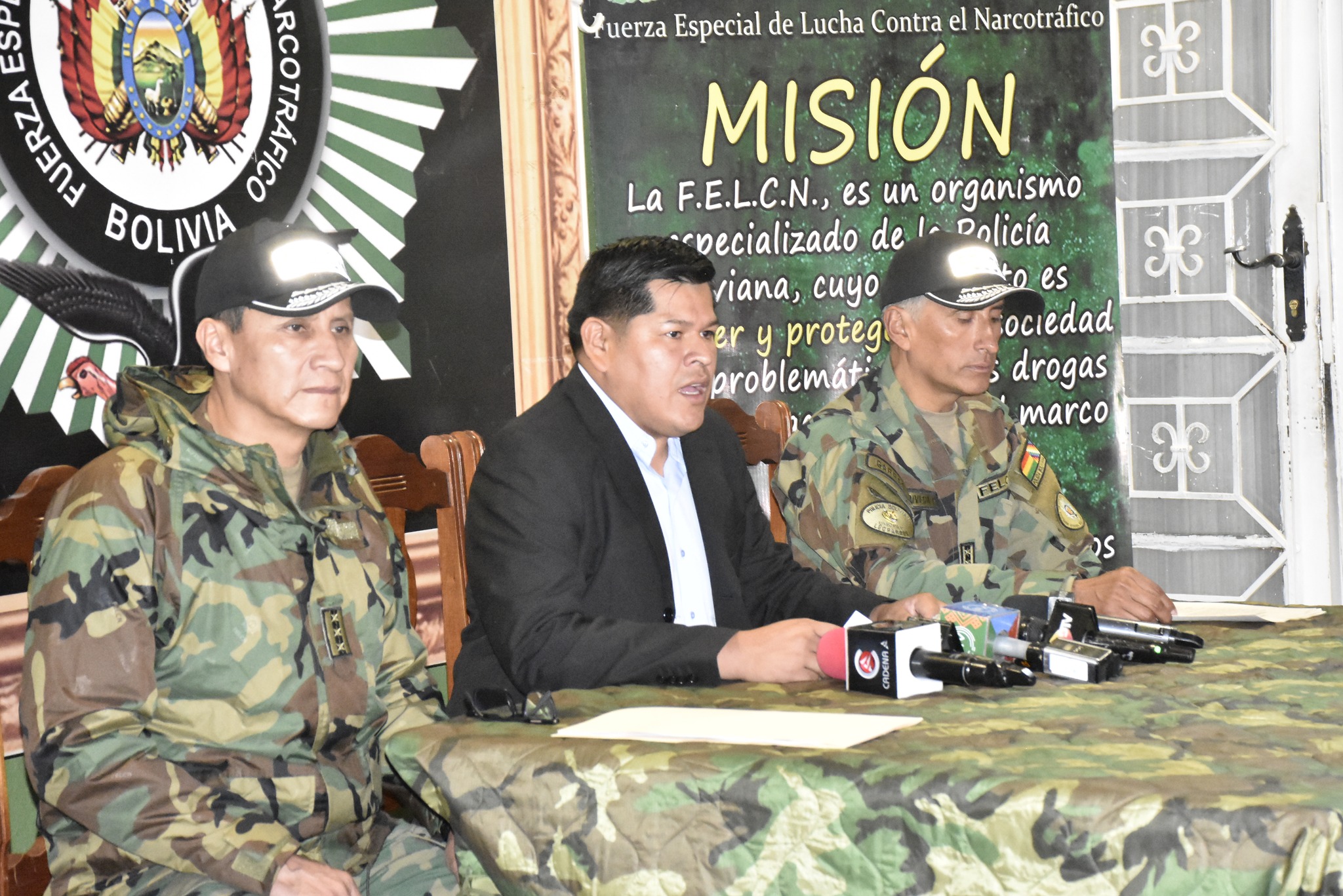 Felcn secuestra sustancias controladas y afecta al narcotráfico en $us 1,5 millones, hay ocho aprehendidos