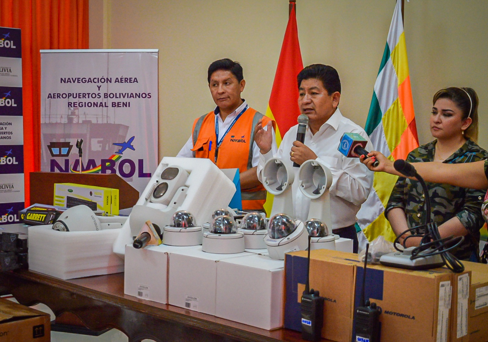 Gobierno entrega equipos para mejorar la seguridad operacional en aeropuertos de Beni con Bs 1,9 millones de inversión 