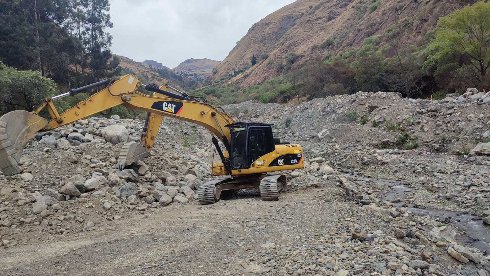 Defensa Civil inspecciona trabajos preventivos en la Cuenca Taquiña