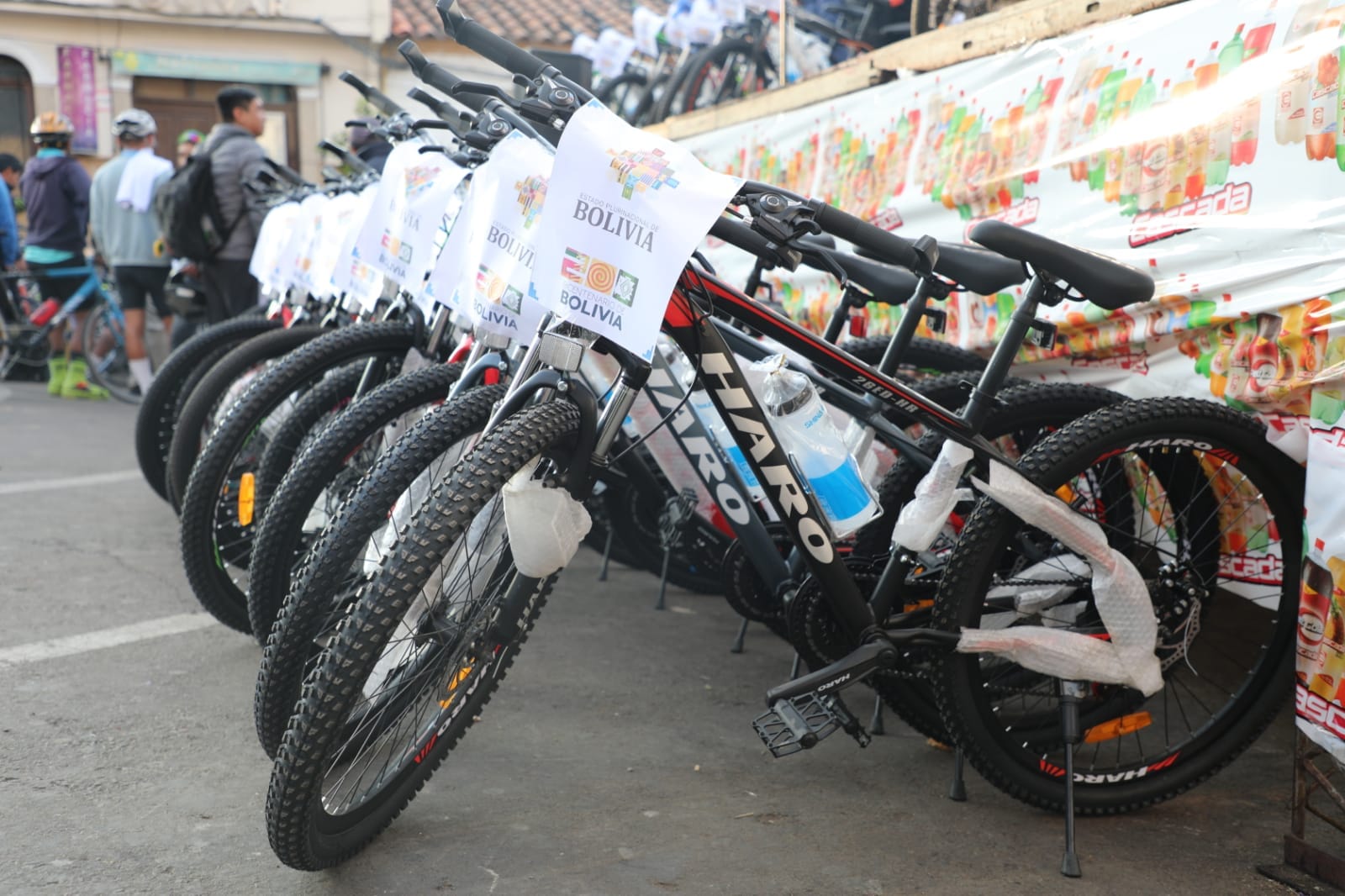 Ministra de Culturas participa del circuito de ciclismo San Roque – Chaguaya y alienta a la juventud a competir