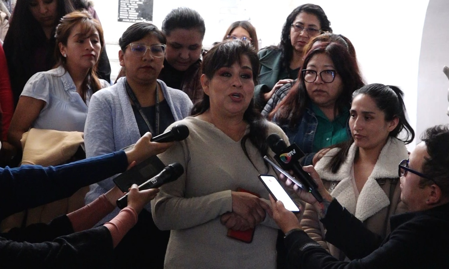 Funcionaria del Legislativo denuncia que fue agredida por diputada “evista” Gladys Quispe