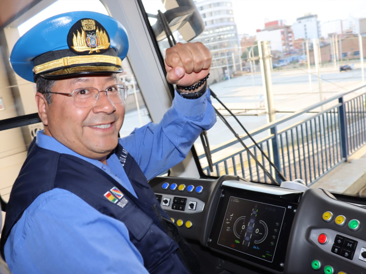 Presidente destaca inversiones en vivienda, telecomunicaciones y transporte para Cochabamba por más de Bs 3.000 millones