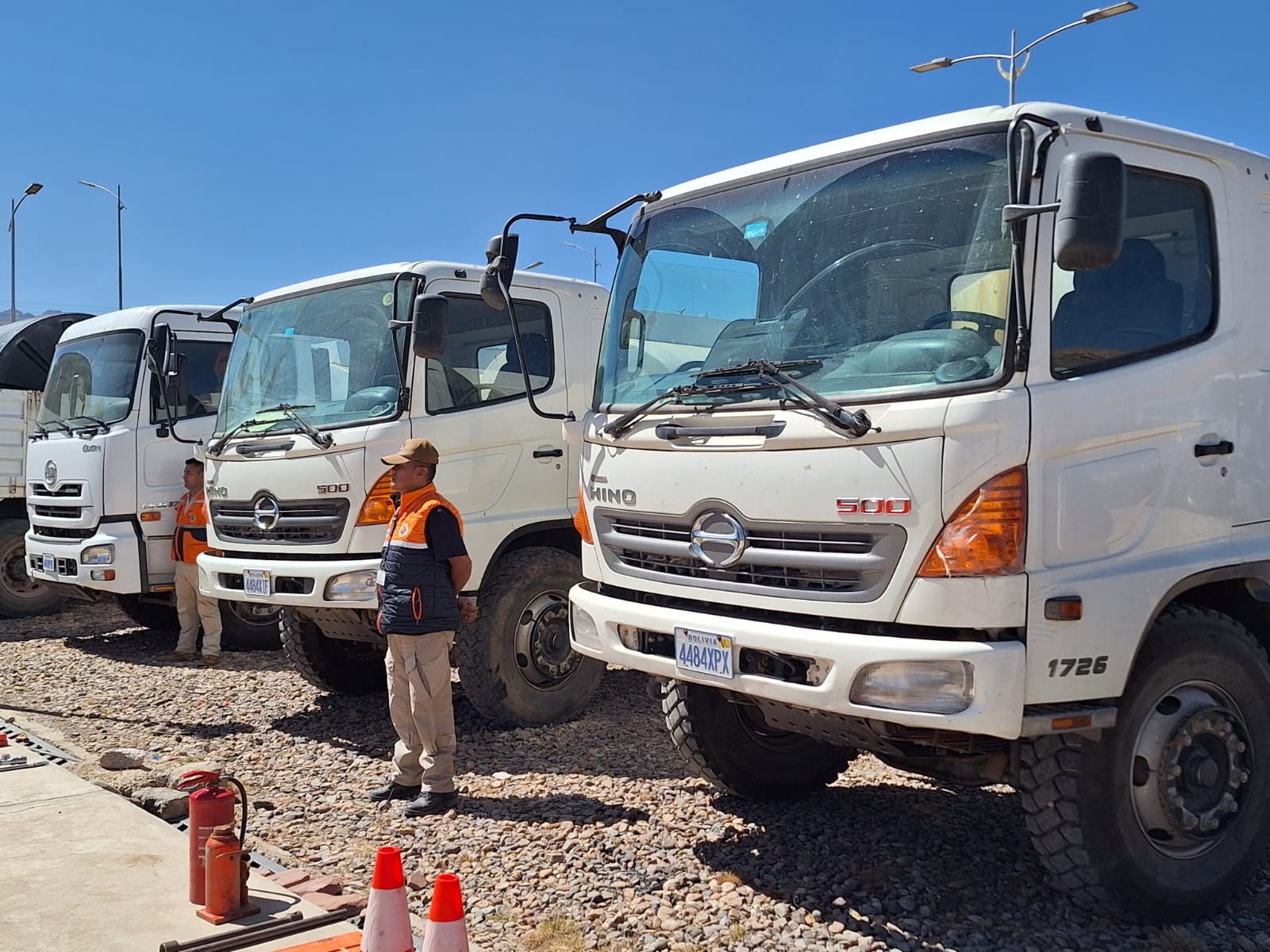 Gobierno entrega en Potosí cisternas y tanques de almacenamiento de agua por la sequía