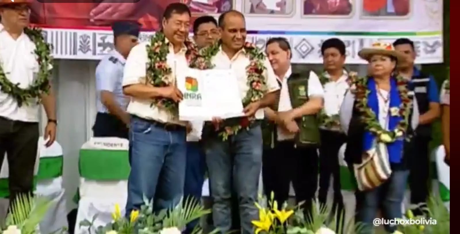 Presidente entrega más de 500 títulos de tierra en Santa Cruz y agricultores le expresan su respaldo 