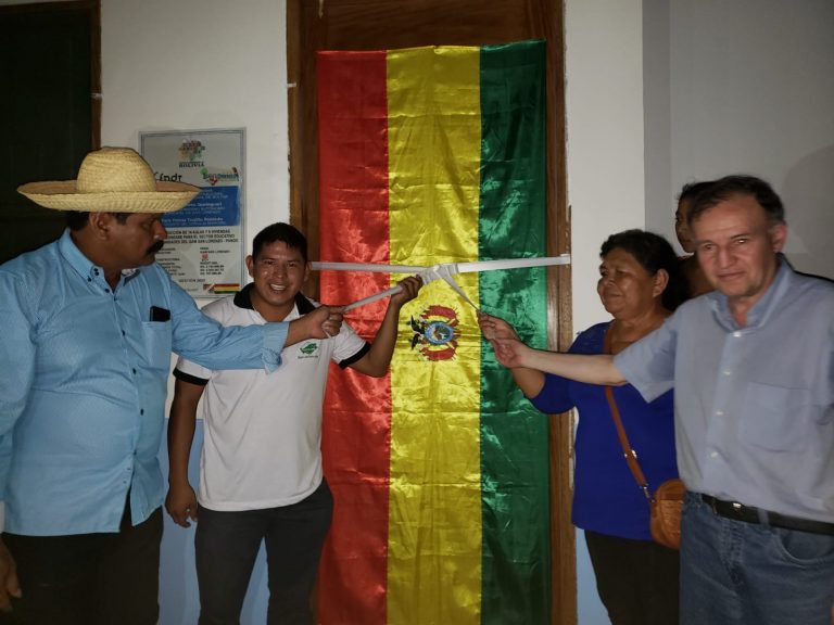 El FNDR financia compra de maquinaria y construcción de aulas y viviendas en dos municipios de Pando