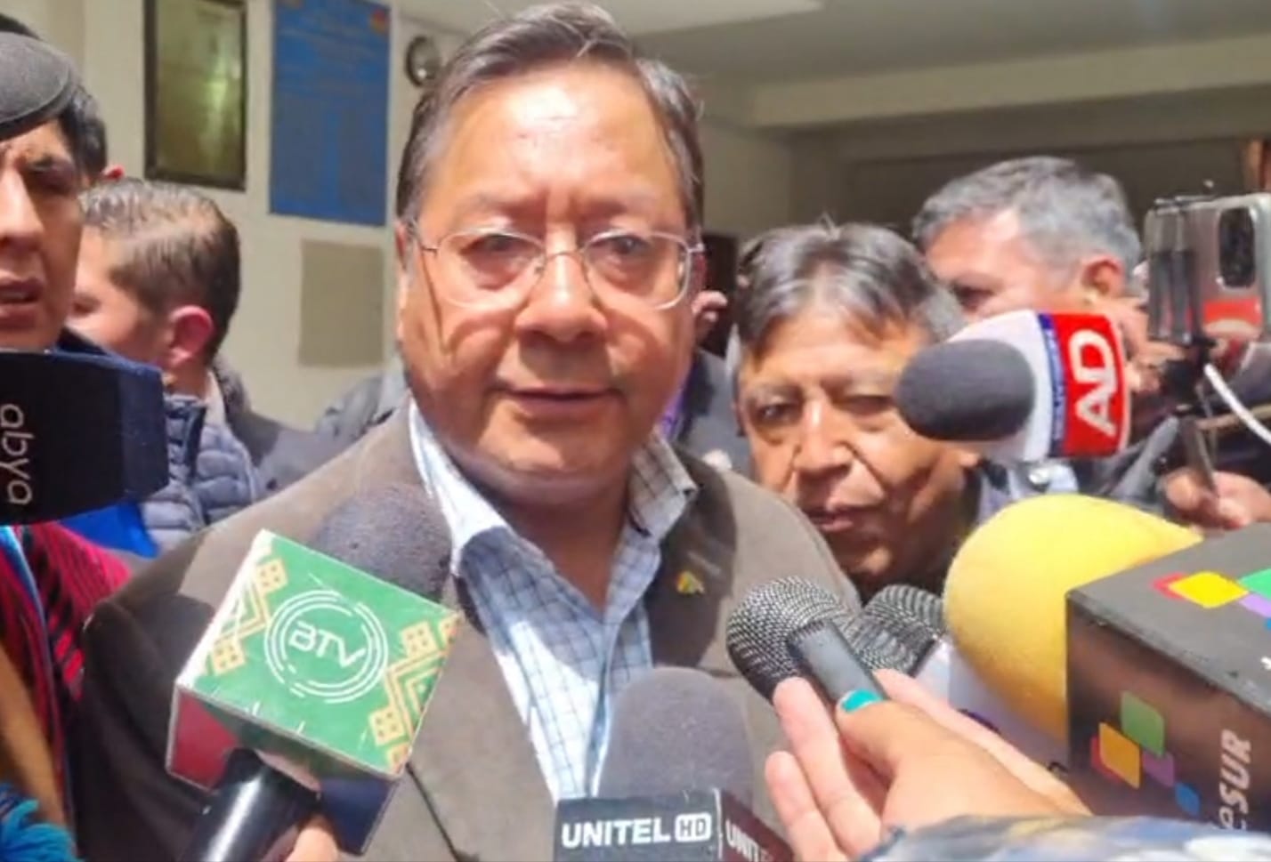 Presidente transmite preocupaciones y planteamientos del Gobierno al Pacto de Unidad