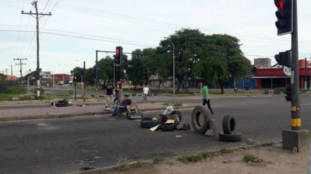 ABI Econom a reporta que bloqueos en Santa Cruz ocasionaron