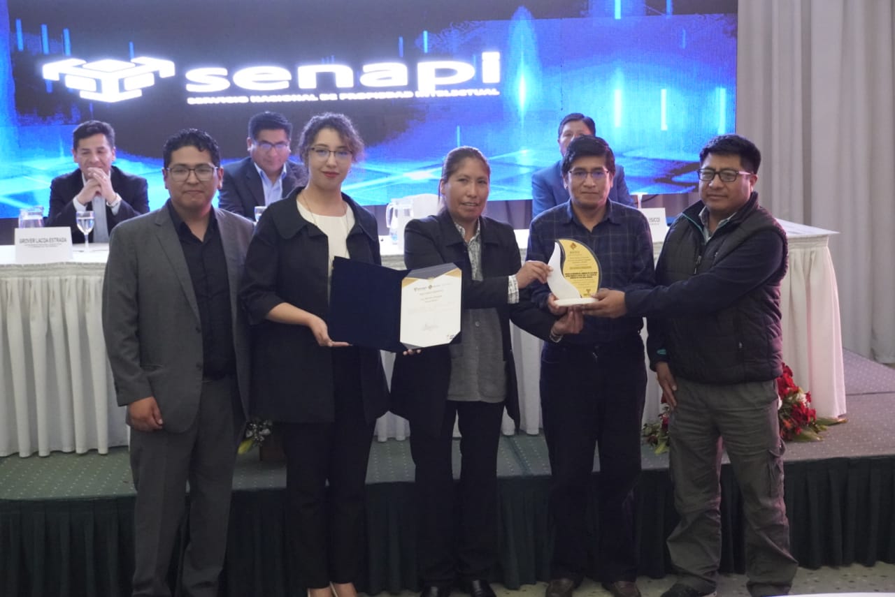 YLB recibe reconocimiento por su aporte a la investigación para industrializar el litio 