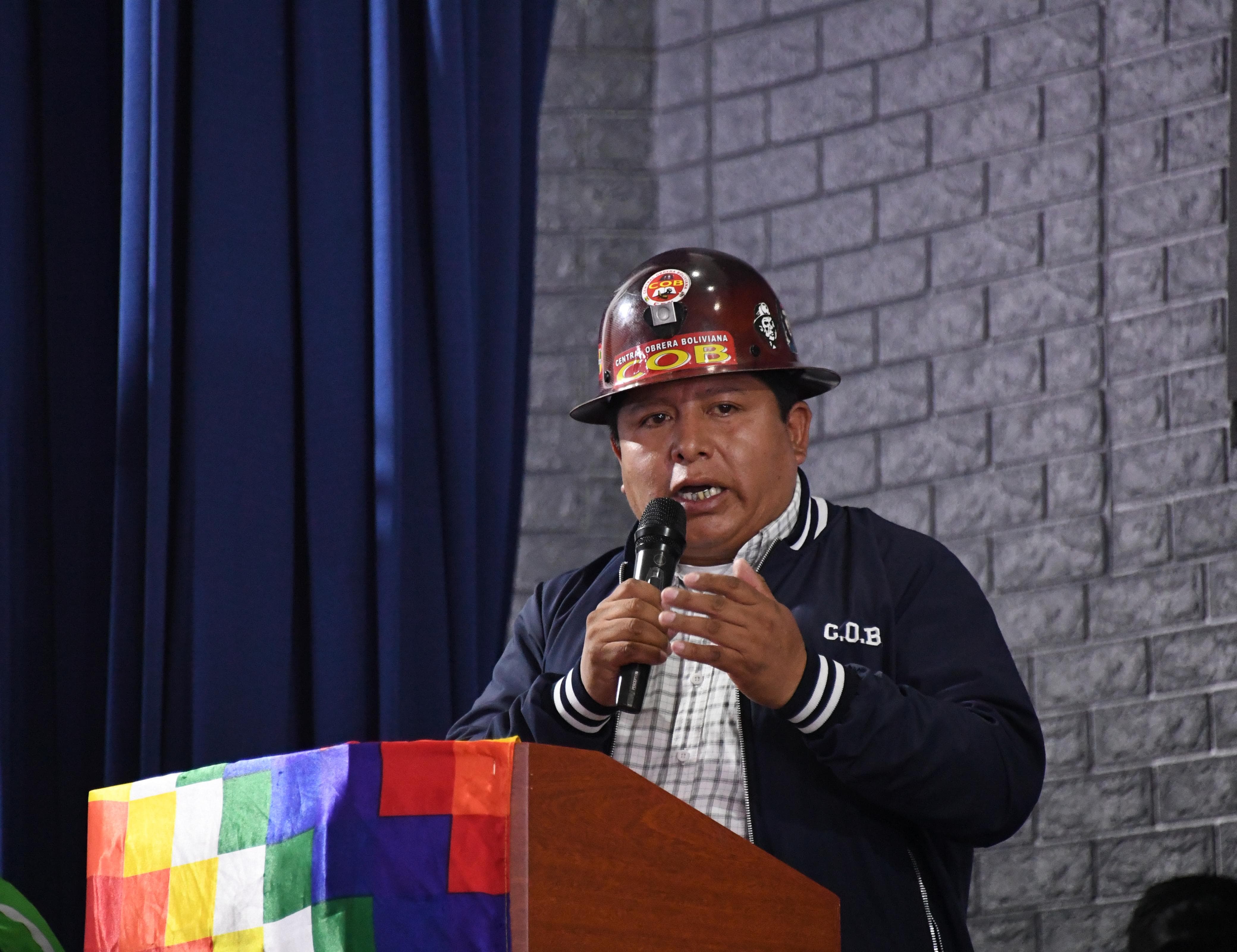 Huarachi le responde a Morales y señala que “traidor es el que deja huérfano a su pueblo”