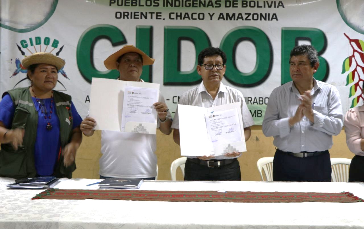 Educación y Cidob firman convenio de cooperación en favor de estudiantes de pueblos indígenas