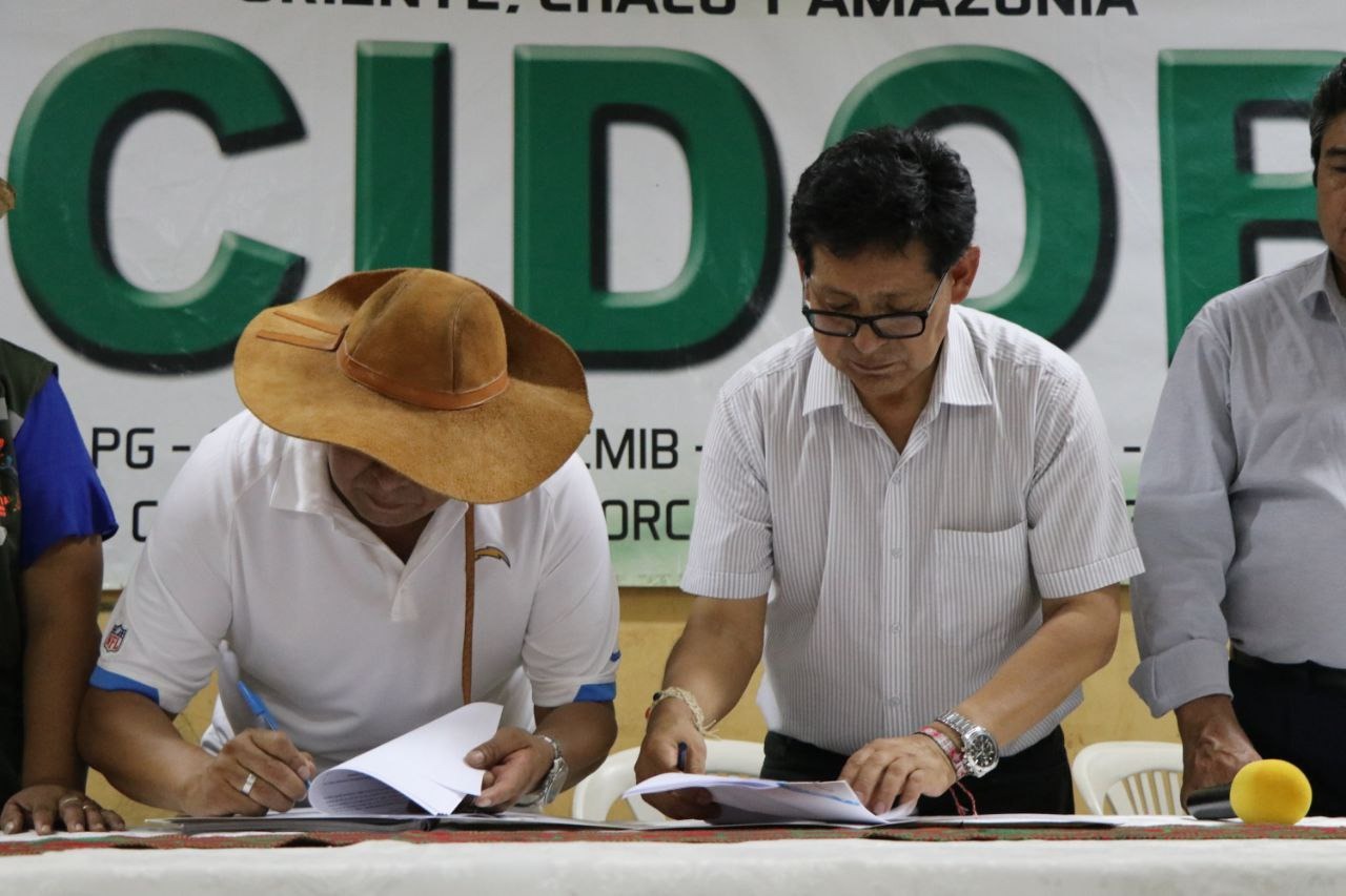 Educación y CIDOB acuerdan certificar competencias de indígenas y facilitar cursos de formación técnica