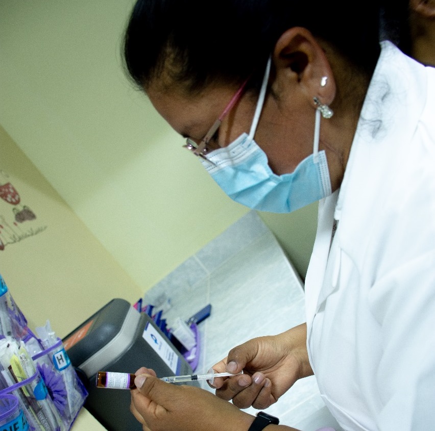 Refuerzan con 500 enfermeras plan de vacunación en ciudades capitales