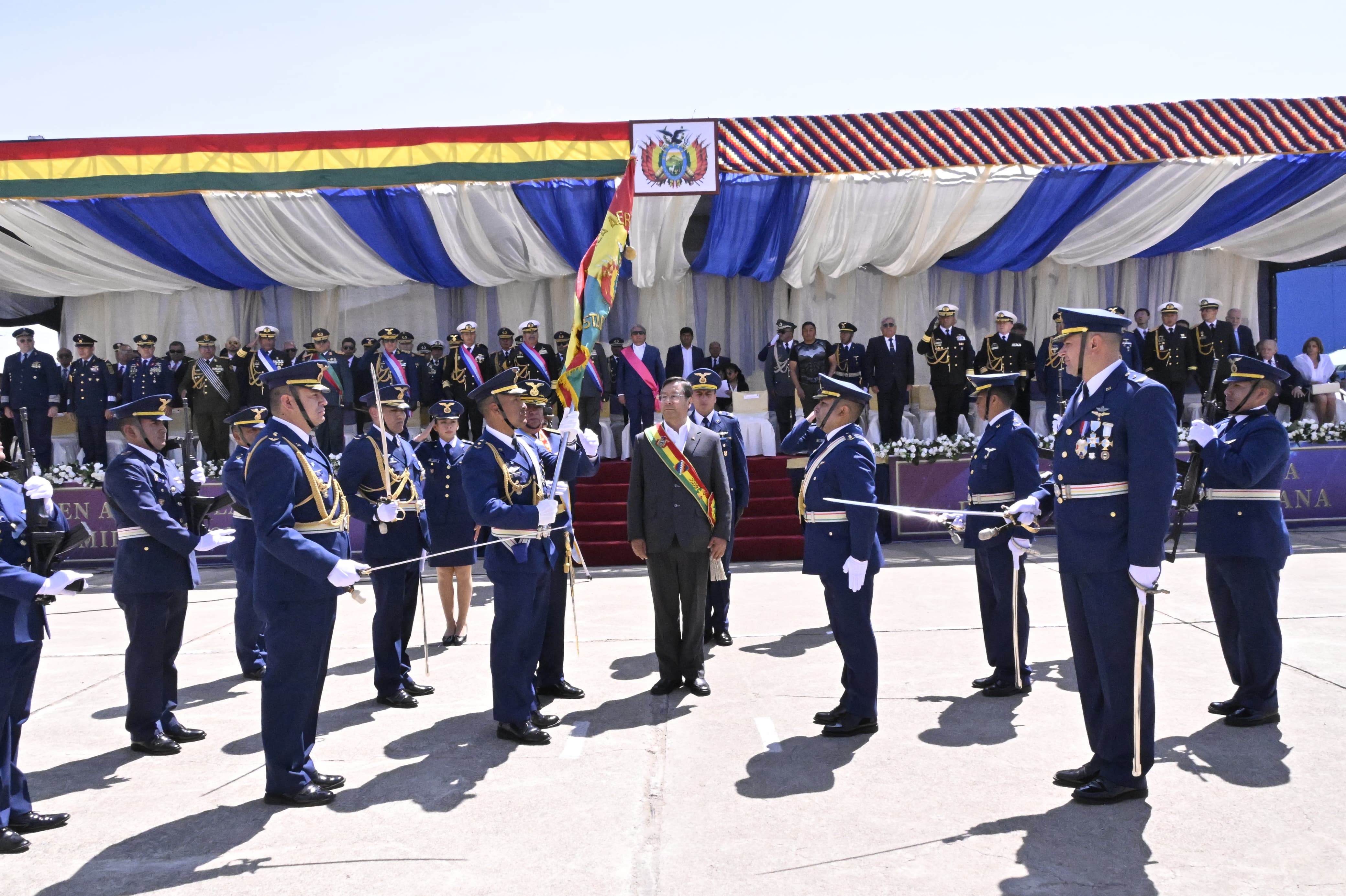 Arce celebra 100 años de la FAB y llama a estar unidos para defender avances transformadores del país