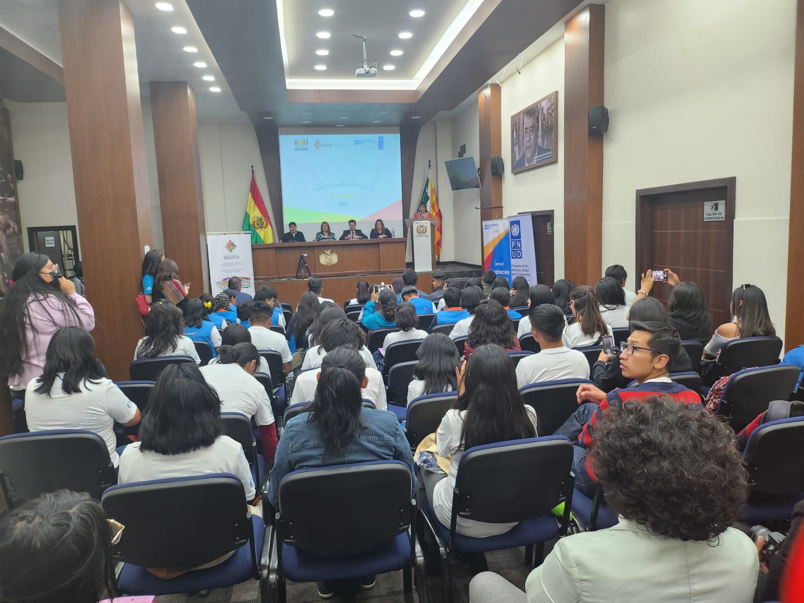 Justicia activa "Yanapiri" 2023 segunda versión del Premio Nacional al Voluntariado 