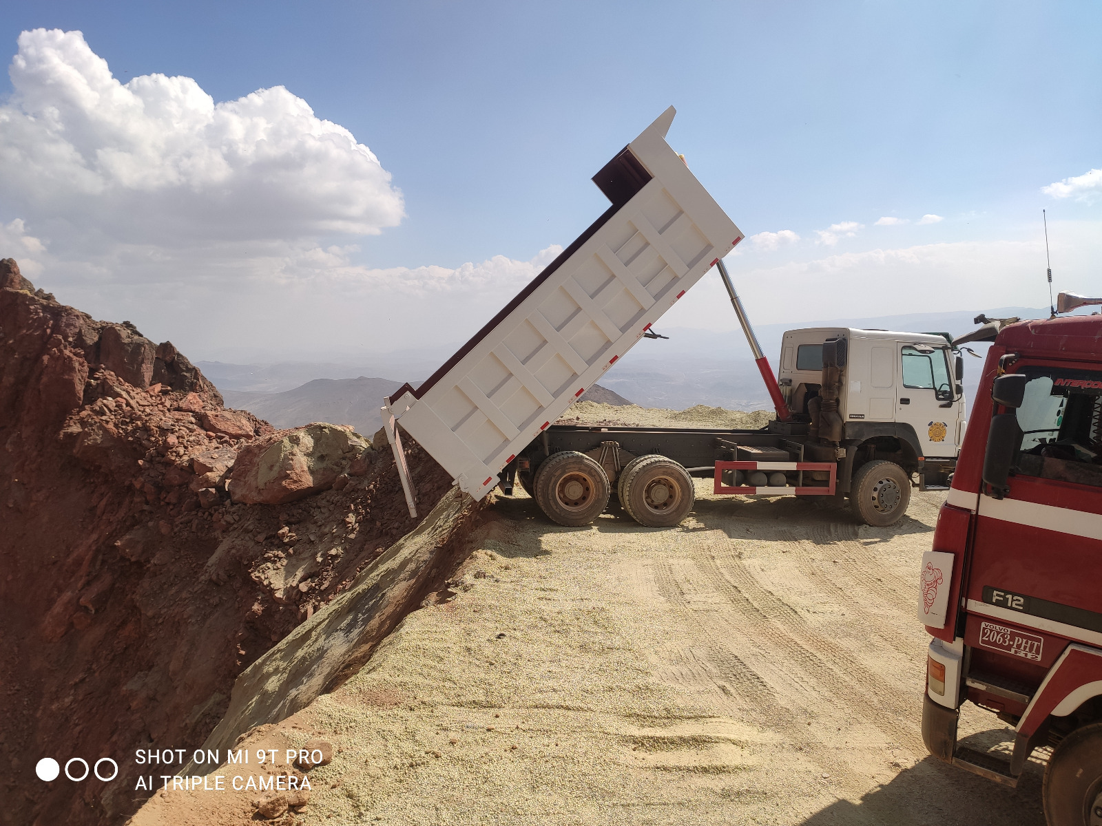 Comibol mitiga 28 hundimientos en el Cerro Rico y acelera trabajos con flota de nuevas volquetas