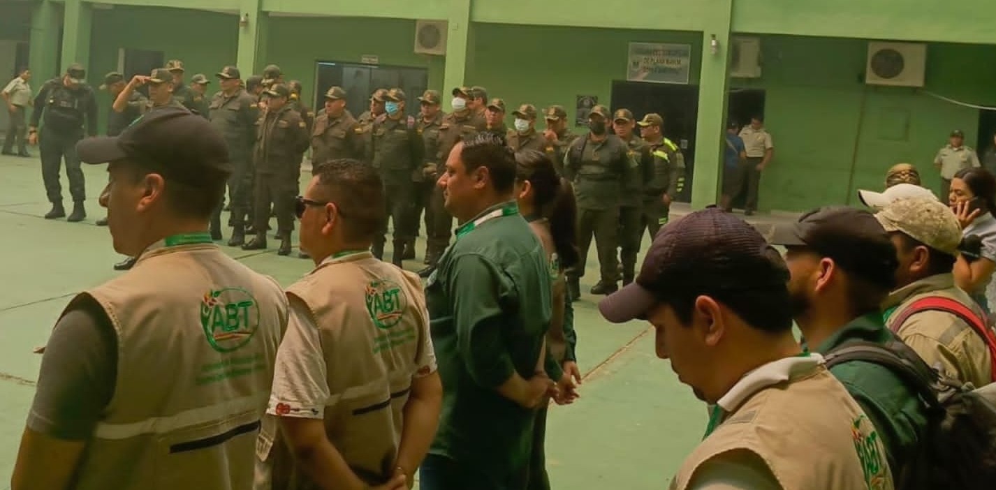 Comando desplaza 40 policías para verificar e investigar incendios en el Norte Integrado de Santa Cruz