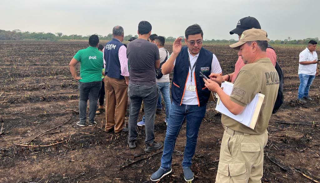 Fiscalía inspecciona y recolecta evidencias en zonas afectadas por incendios en Santa Cruz