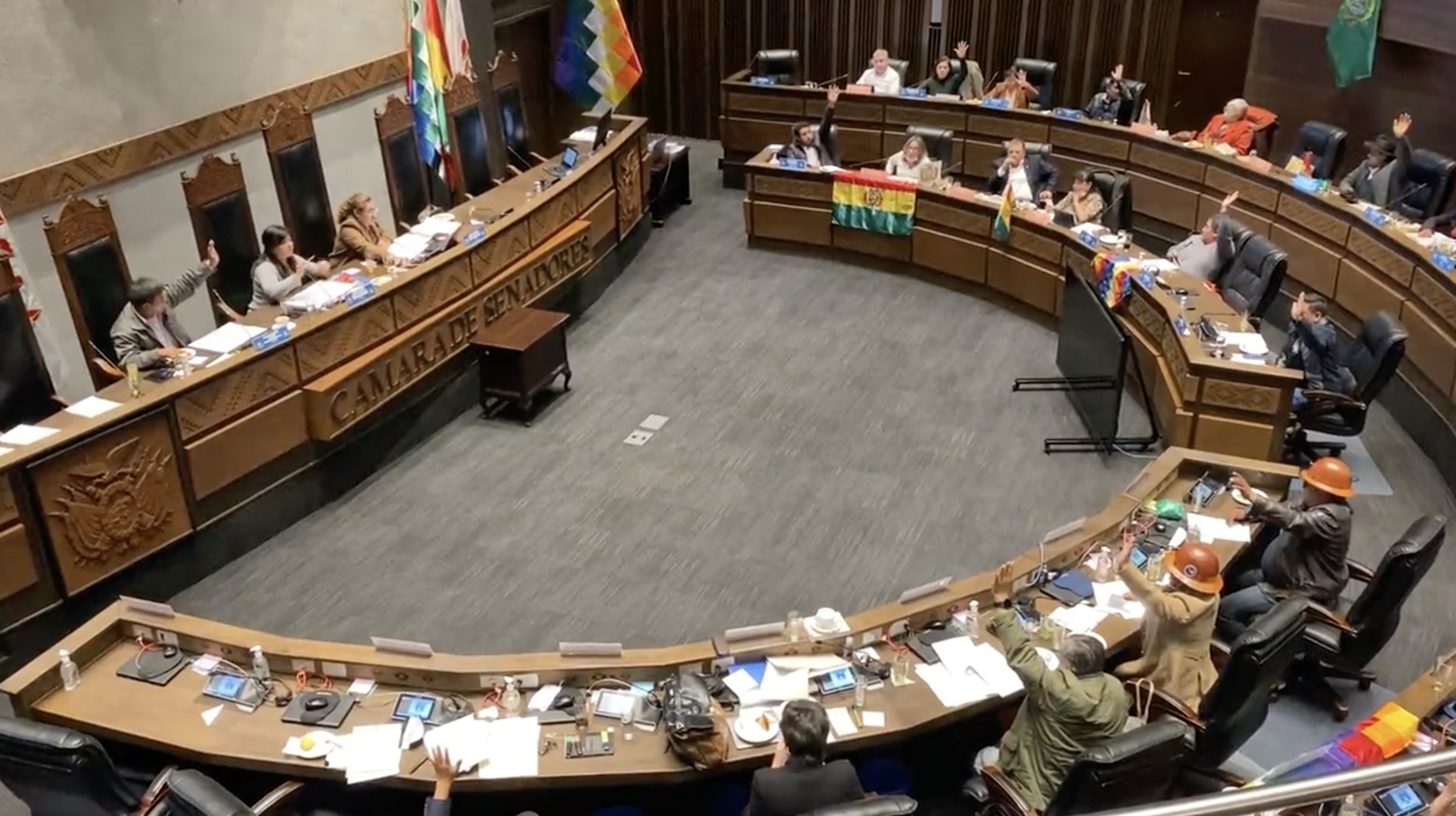 Senadores se oponen a que el PGE 2023 Reformulado permita que municipios agilicen consultorías 