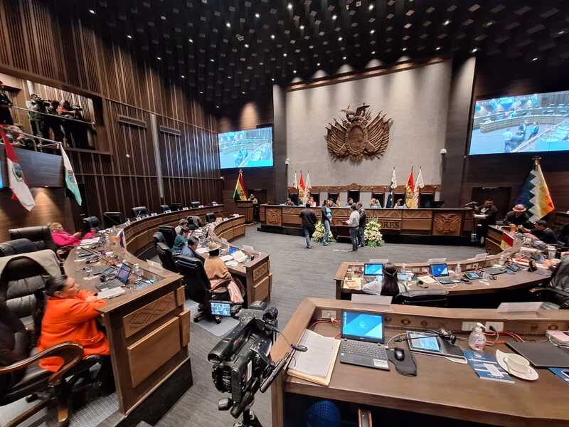 Senado no logra elegir a su directiva y declaran cuarto intermedio hasta el lunes