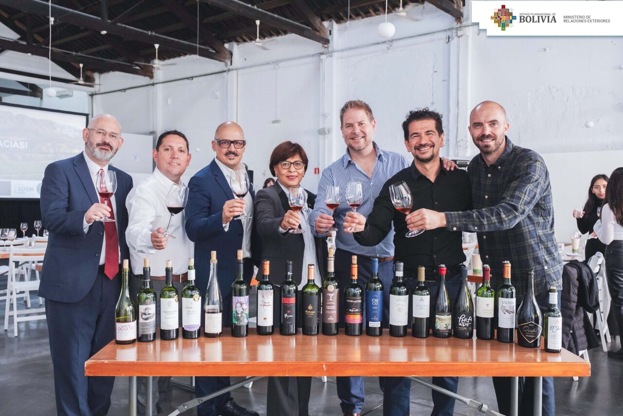 Vino boliviano pasa prueba de calidad con los mejores especialistas de España en la Bienal de Barcelona