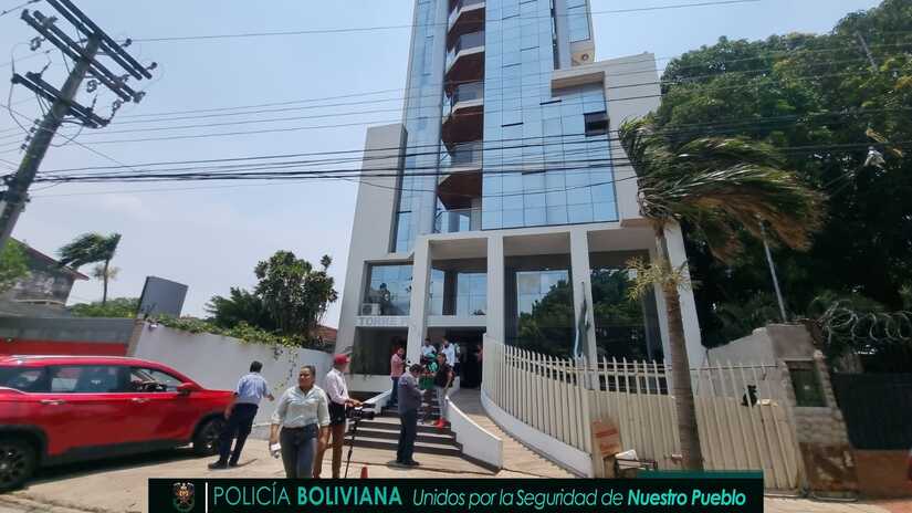 Identifican y buscan a dos peruanos por el asesinato de un policía en una investigación antidroga