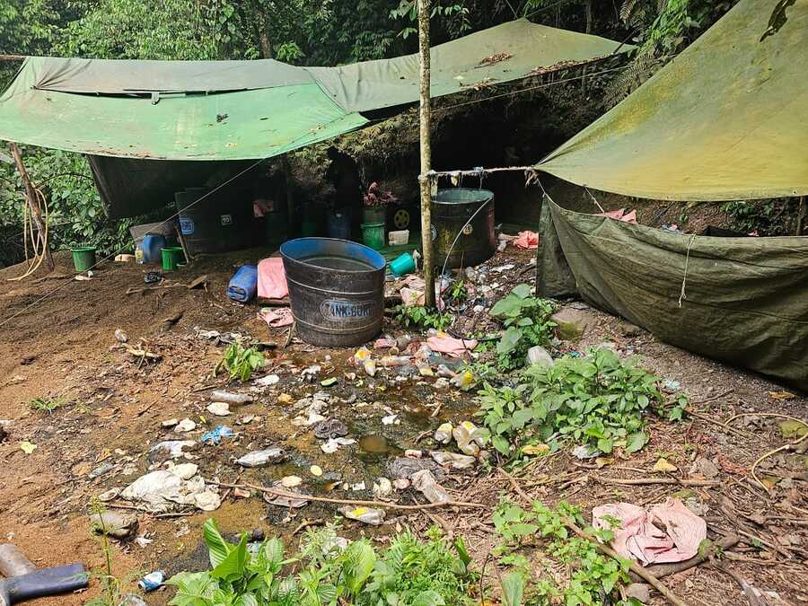 Fuerza antidroga detecta y destruye seis fábricas de cocaína en Cochabamba y Santa Cruz