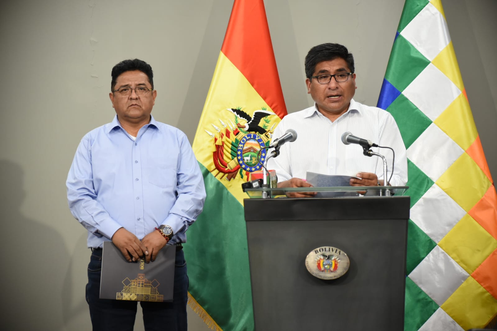 Dos ministros van al Trópico de Cochabamba para atender demandas de las Seis Federaciones