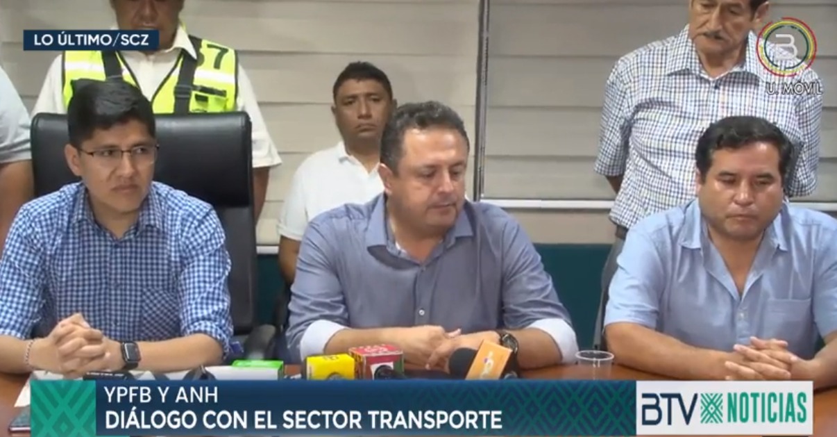Gobierno y transporte pesado firman acuerdo con la garantía de abastecimiento de carburantes