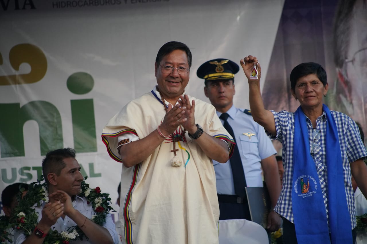 En Trinidad entregan 97 viviendas y ya suman 267 las casas concedidas en Beni en menos de 48 horas