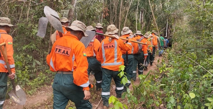 “Lugares críticos” de incendios en Rurrenabaque y San Buenaventura están controlados, se refuerzan labores de mitigación