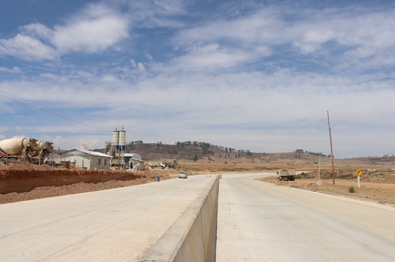 ABC y la CAF destacan avances en tres proyectos carreteros en Chuquisaca